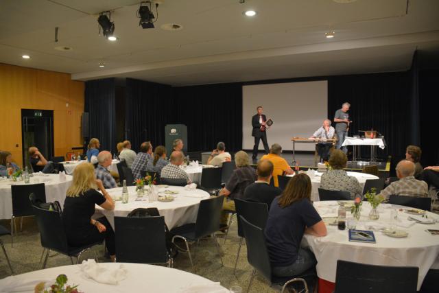 06.09.2014: Dinner and auction